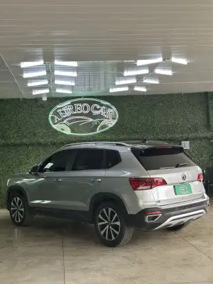VOLKSWAGEN-TAOS-2023