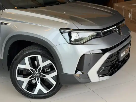 VOLKSWAGEN-TAOS-2025