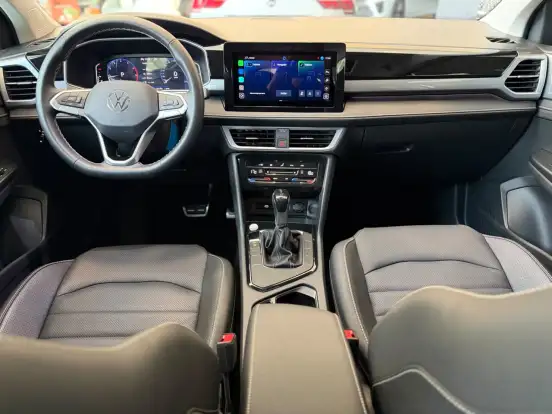 VOLKSWAGEN-TAOS-2025
