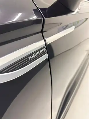 VOLKSWAGEN-TAOS-2026