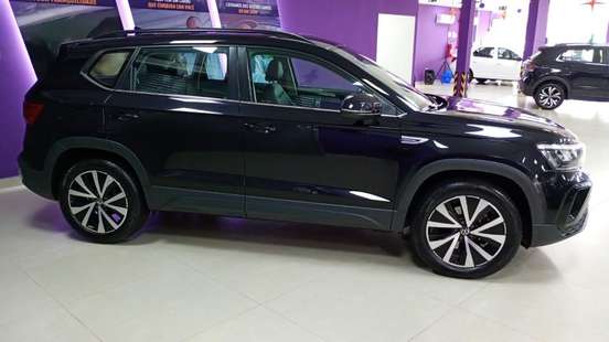 VOLKSWAGEN-TAOS-2025
