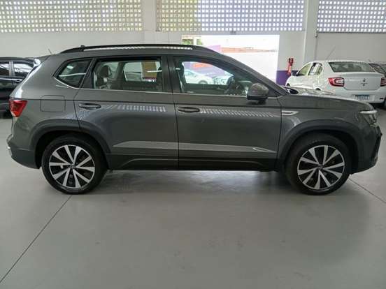VOLKSWAGEN-TAOS-2025