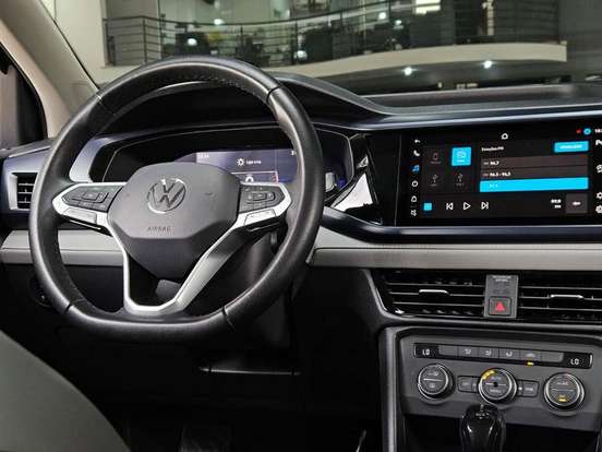 VOLKSWAGEN-TAOS-2022