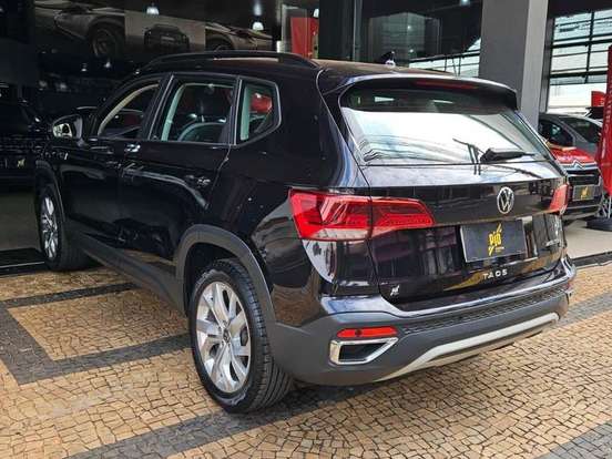 VOLKSWAGEN-TAOS-2022