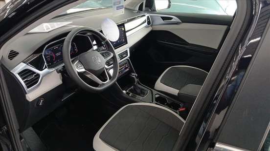 VOLKSWAGEN-TAOS-2026