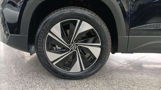 VOLKSWAGEN-TAOS-2026