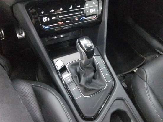 VOLKSWAGEN-TAOS-2024