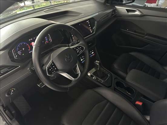 VOLKSWAGEN-TAOS-2024