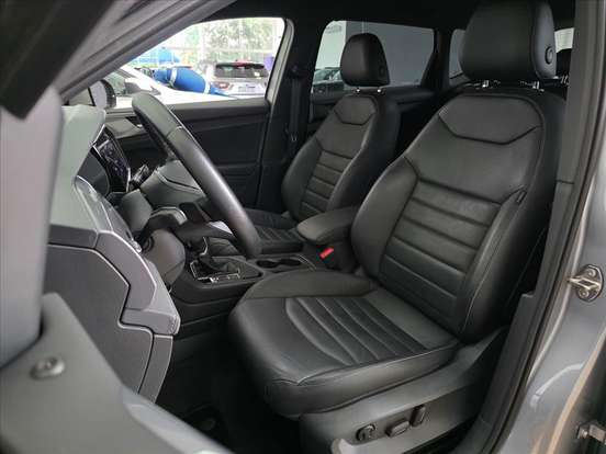 VOLKSWAGEN-TAOS-2021