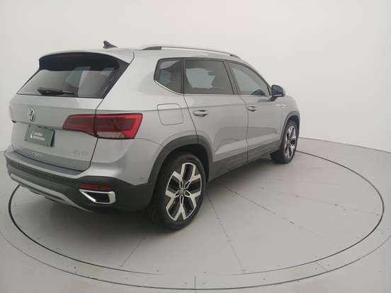 VOLKSWAGEN-TAOS-2025