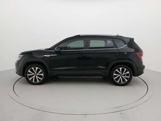 VOLKSWAGEN-TAOS-2023