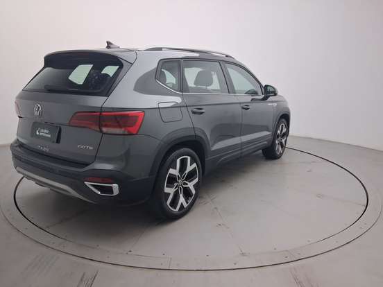 VOLKSWAGEN-TAOS-2024
