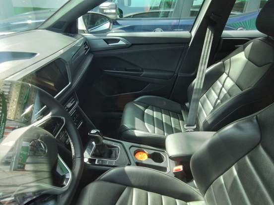 VOLKSWAGEN-TAOS-2024