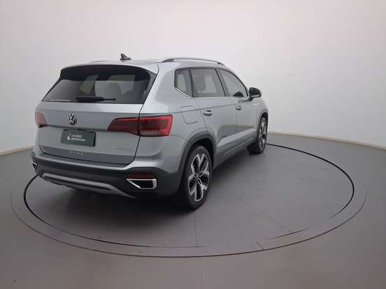 VOLKSWAGEN-TAOS-2024