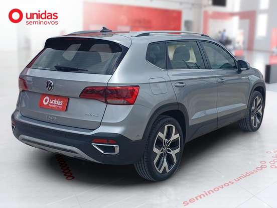 VOLKSWAGEN-TAOS-2024