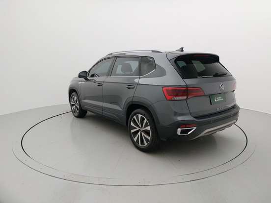 VOLKSWAGEN-TAOS-2023
