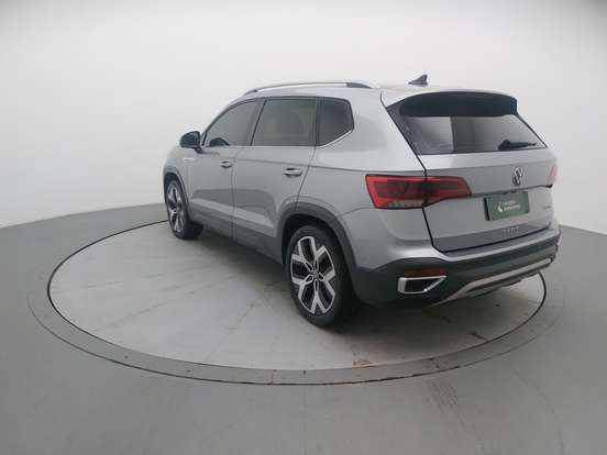 VOLKSWAGEN-TAOS-2024