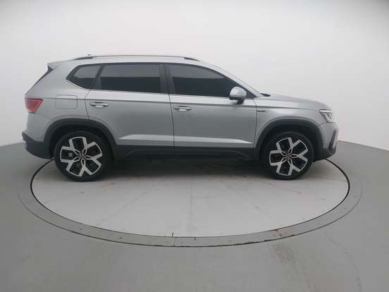 VOLKSWAGEN-TAOS-2024