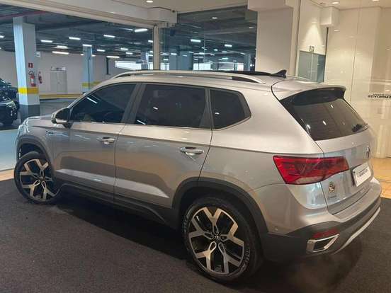 VOLKSWAGEN-TAOS-1.4 250 TSI TOTAL FLEX HIGHLINE AUTOMÁTICO VOLKSWAGEN-TAOS-2024