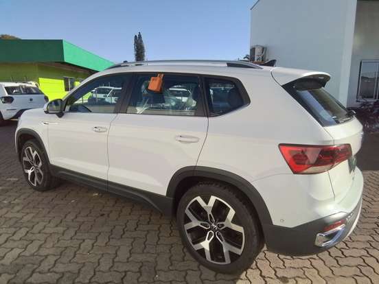 VOLKSWAGEN-TAOS-2024