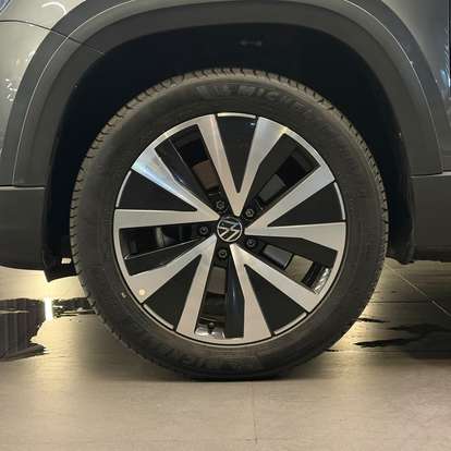 VOLKSWAGEN-TAOS-2022