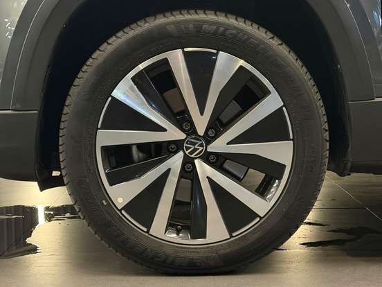 VOLKSWAGEN-TAOS-1.4 250 TSI TOTAL FLEX HIGHLINE AUTOMÁTICO VOLKSWAGEN-TAOS-2022
