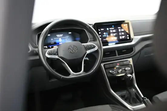 VOLKSWAGEN-T-CROSS-2024