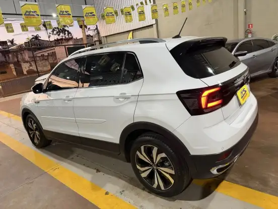 VOLKSWAGEN-T-CROSS-2022