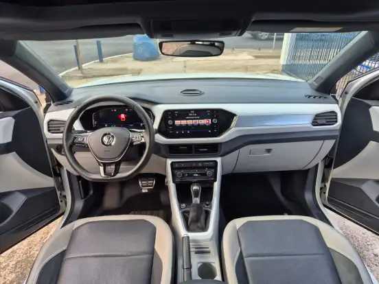 VOLKSWAGEN-T-CROSS-2019