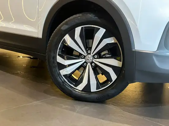 VOLKSWAGEN-T-CROSS-2021