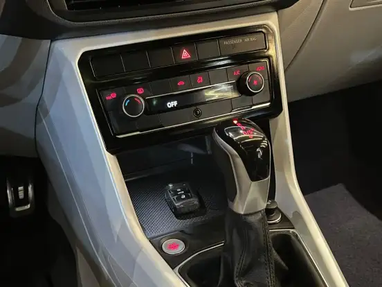 VOLKSWAGEN-T-CROSS-2021
