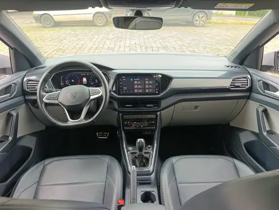 VOLKSWAGEN-T-CROSS-2023