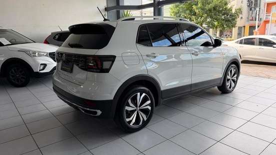 VOLKSWAGEN-T-CROSS-2021