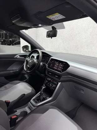 VOLKSWAGEN-T-CROSS-2021
