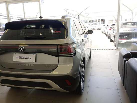 VOLKSWAGEN-T-CROSS-2024
