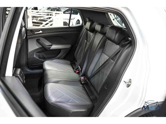VOLKSWAGEN-T-CROSS-2024