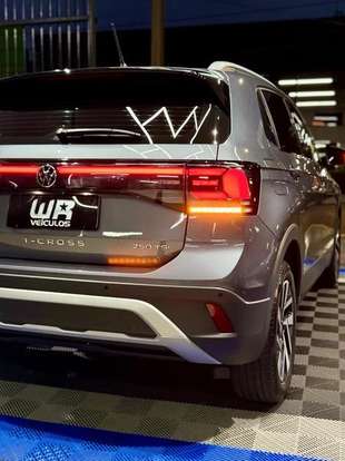VOLKSWAGEN-T-CROSS-2025
