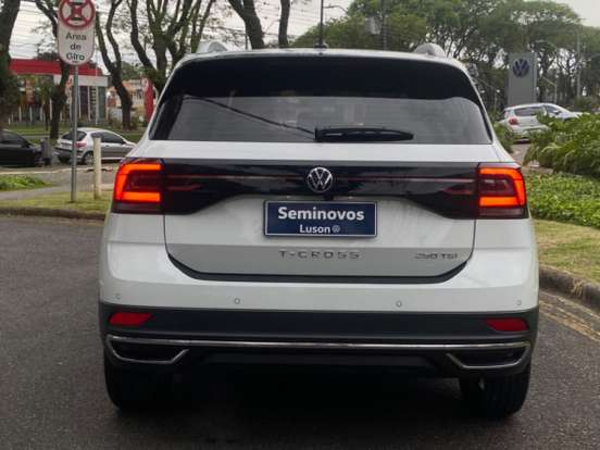 VOLKSWAGEN-T-CROSS-1.4 250 TSI TOTAL FLEX HIGHLINE AUTOMÁTICO VOLKSWAGEN-T-CROSS-2024