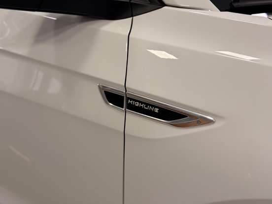 VOLKSWAGEN-T-CROSS-2025