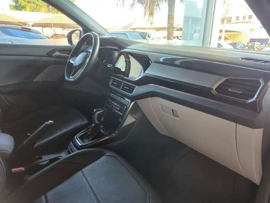 VOLKSWAGEN-T-CROSS-2022