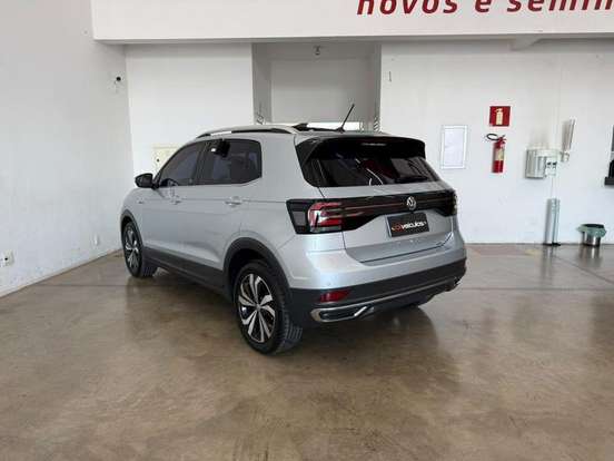 VOLKSWAGEN-T-CROSS-2019
