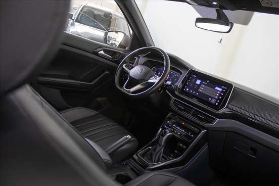 VOLKSWAGEN-T-CROSS-2024