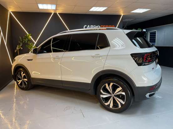 VOLKSWAGEN-T-CROSS-2021