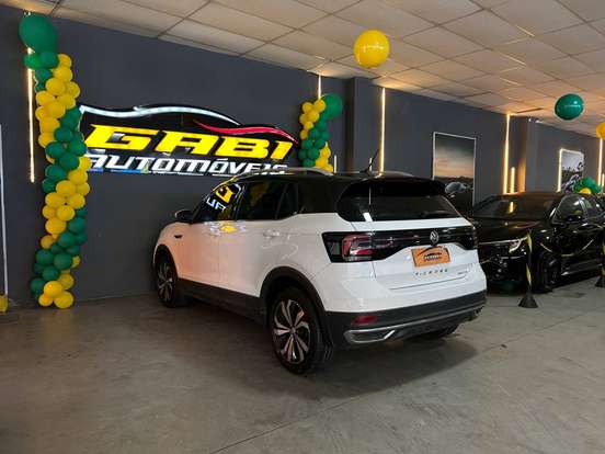 VOLKSWAGEN-T-CROSS-1.4 250 TSI TOTAL FLEX HIGHLINE AUTOMÁTICO VOLKSWAGEN-T-CROSS-2020
