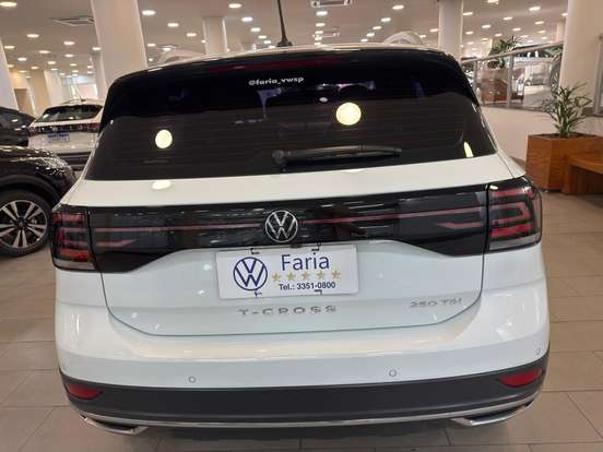 VOLKSWAGEN-T-CROSS-2023