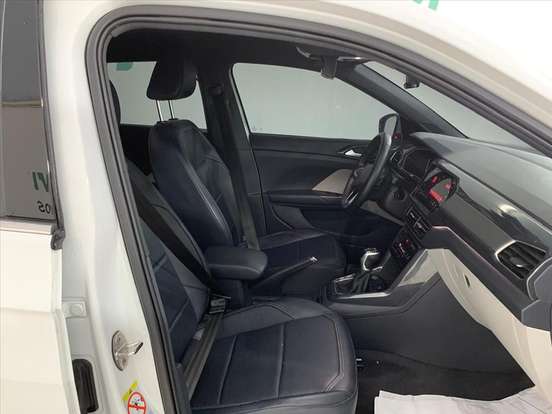 VOLKSWAGEN-T-CROSS-2024