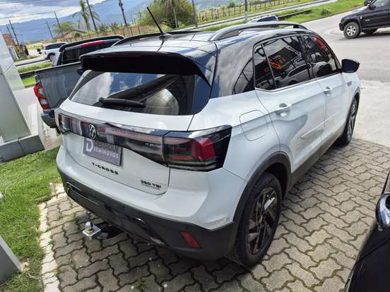 VOLKSWAGEN-T-CROSS-2024