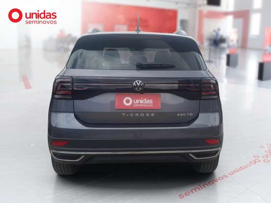 VOLKSWAGEN-T-CROSS-2024
