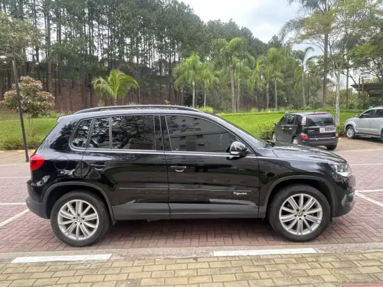 VOLKSWAGEN-TIGUAN-1.4 TSI 16V TURBO GASOLINA 4P DSG VOLKSWAGEN-TIGUAN-2017