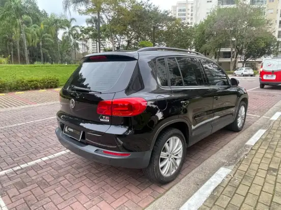 VOLKSWAGEN-TIGUAN-1.4 TSI 16V TURBO GASOLINA 4P DSG VOLKSWAGEN-TIGUAN-2017